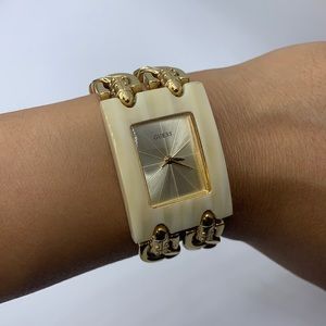 GUESS marble/gold chain watch